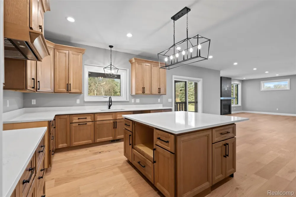 2185 Heidi Drive Addison Township, MI 48370