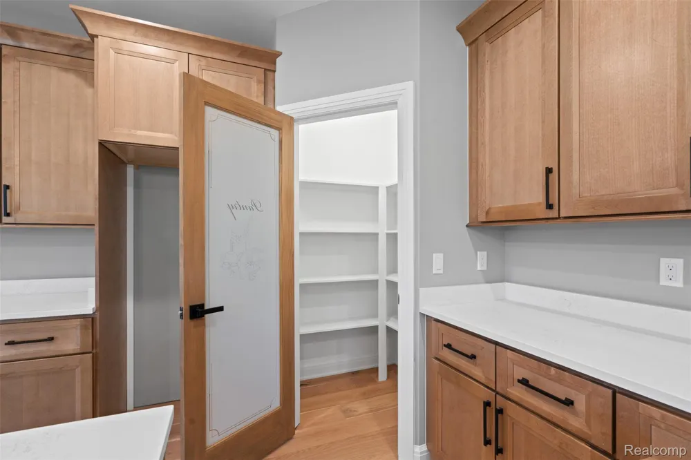 2185 Heidi Drive Addison Township, MI 48370