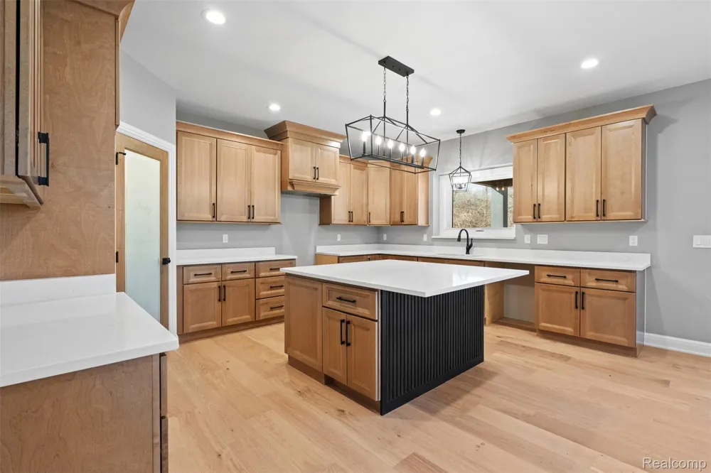 2185 Heidi Drive Addison Township, MI 48370