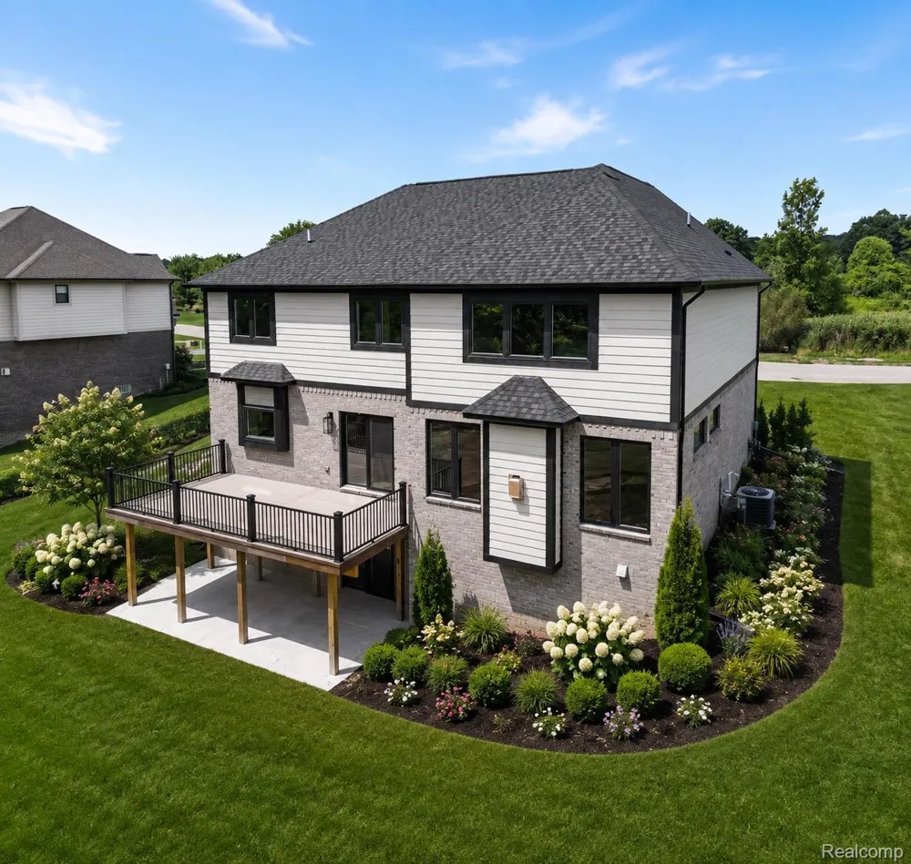 2185 Heidi Drive Addison Township, MI 48370
