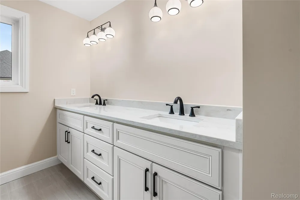 2185 Heidi Drive Addison Township, MI 48370