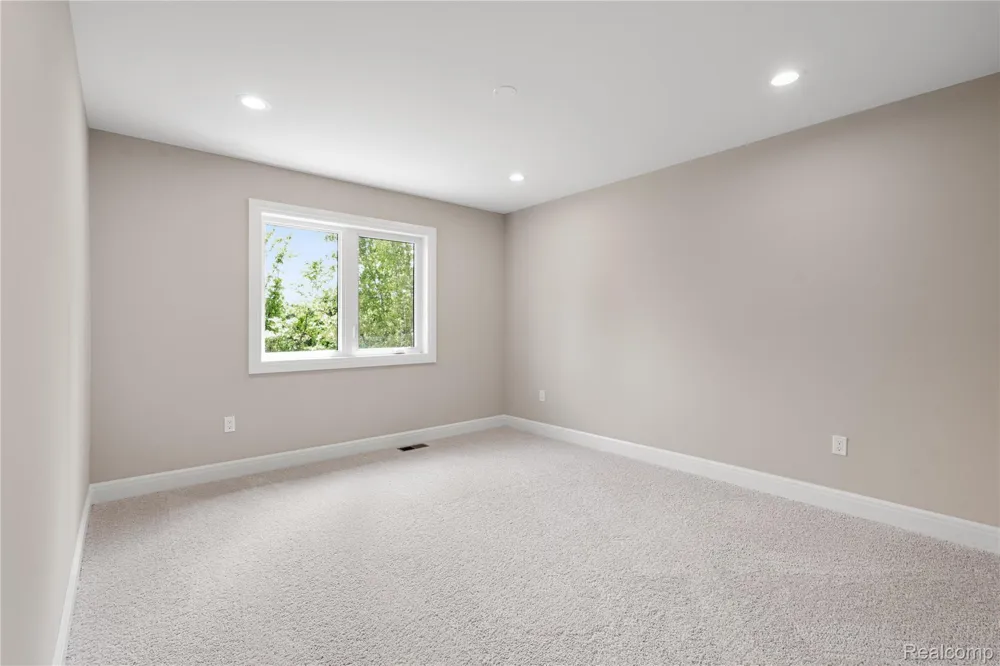 2185 Heidi Drive Addison Township, MI 48370