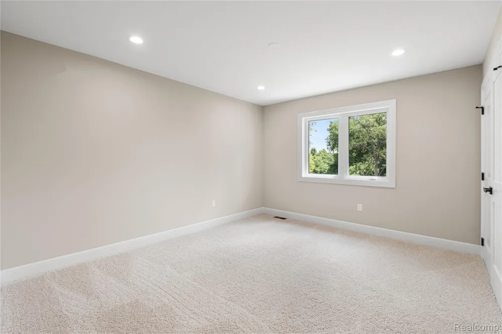 2185 Heidi Drive Addison Township, MI 48370