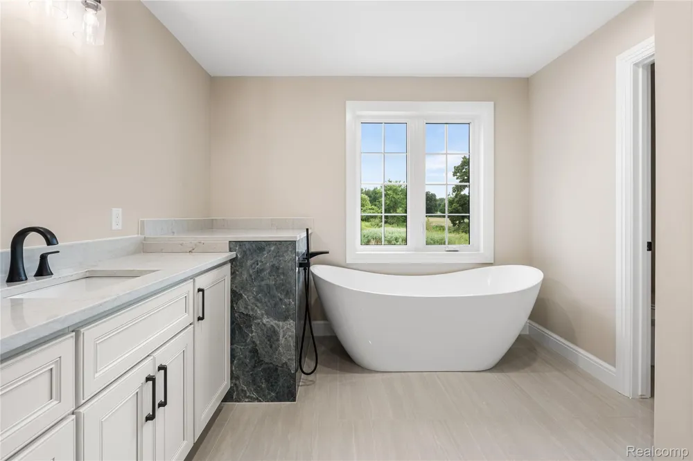 2185 Heidi Drive Addison Township, MI 48370