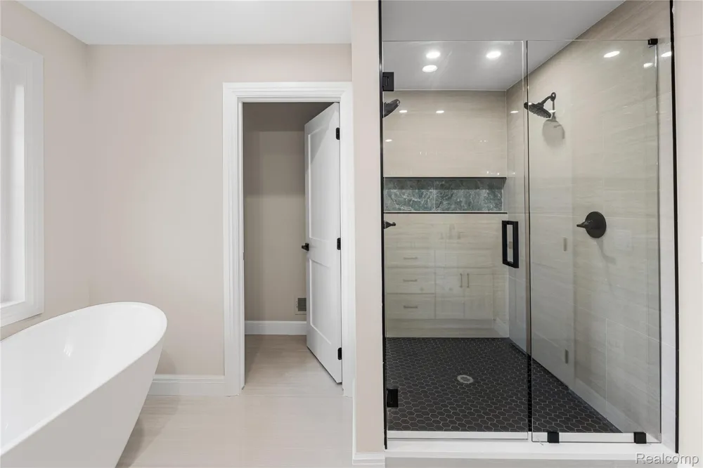 2185 Heidi Drive Addison Township, MI 48370
