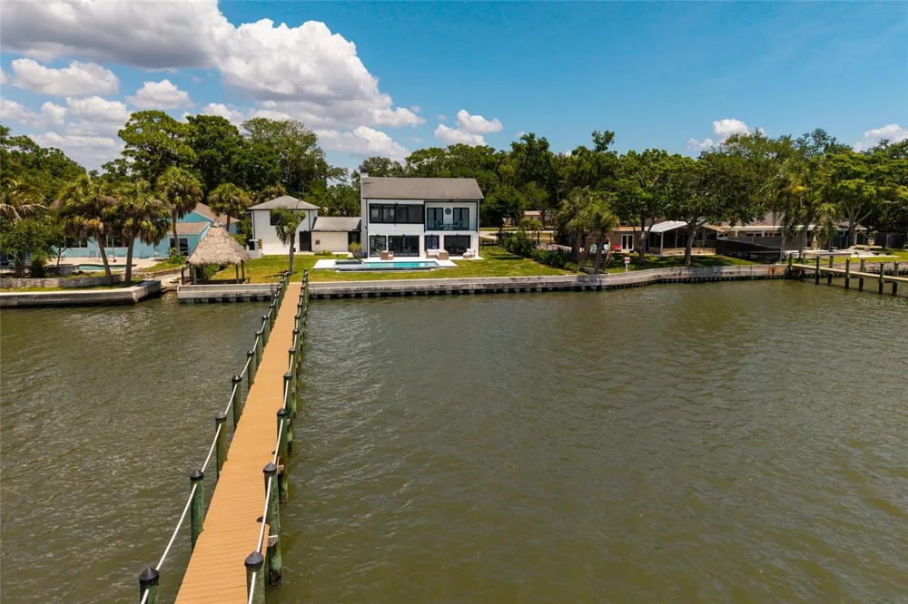 412 SHORE DRIVE E Oldsmar, FL 34677