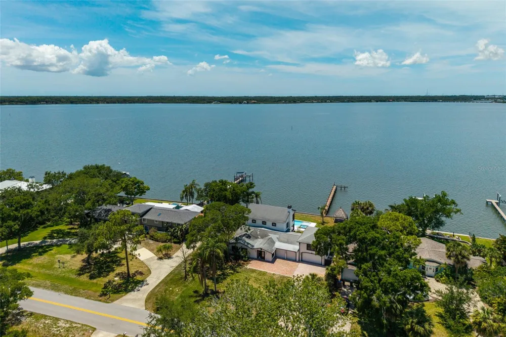 412 SHORE DRIVE E Oldsmar, FL 34677