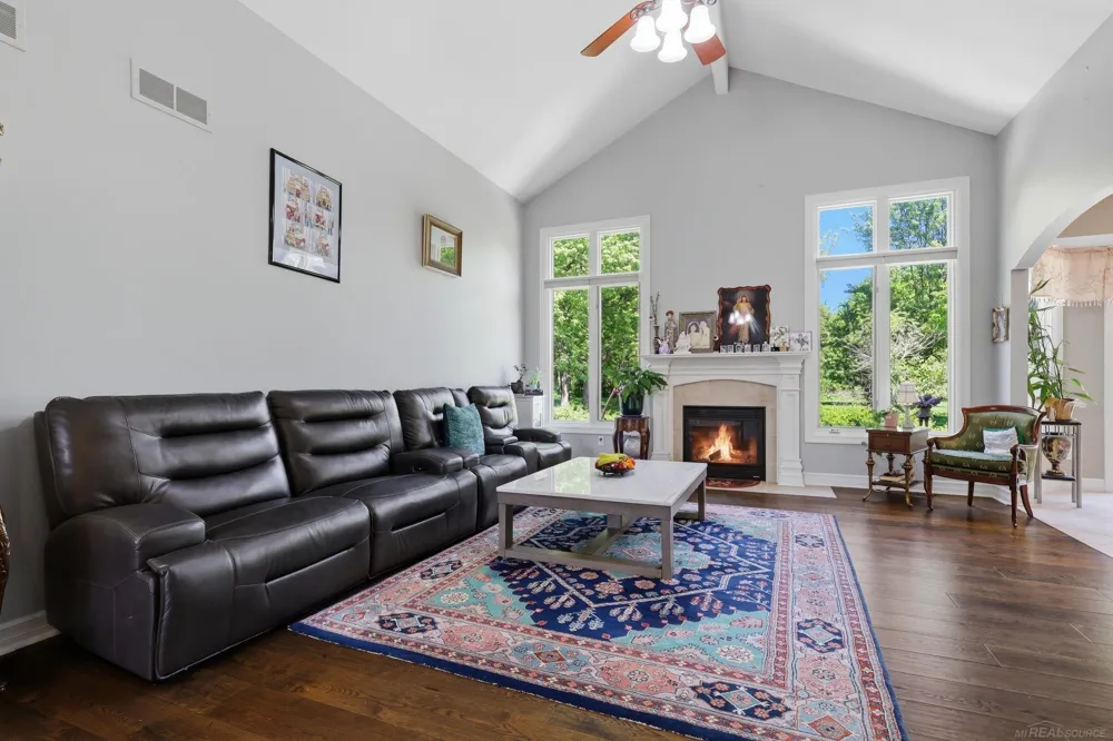 6241 Parliament Drive Washington Township, MI 48095