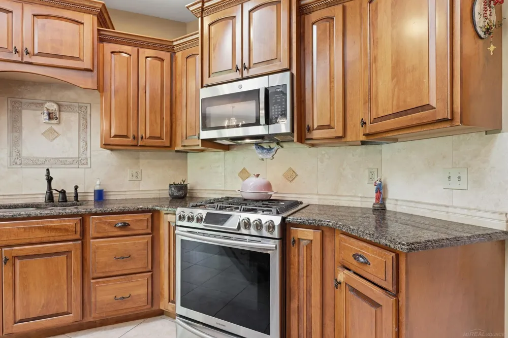 6241 Parliament Drive Washington Township, MI 48095
