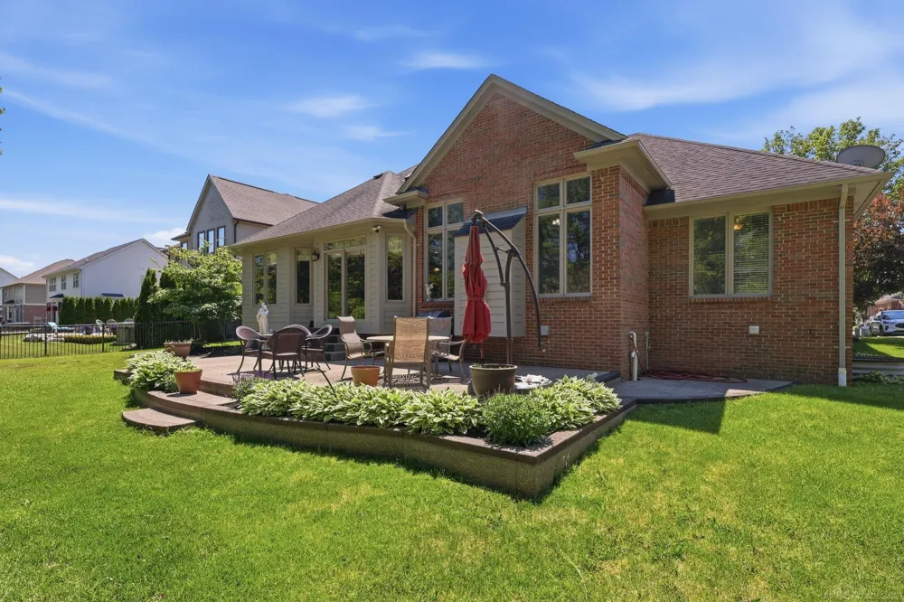6241 Parliament Drive Washington Township, MI 48095