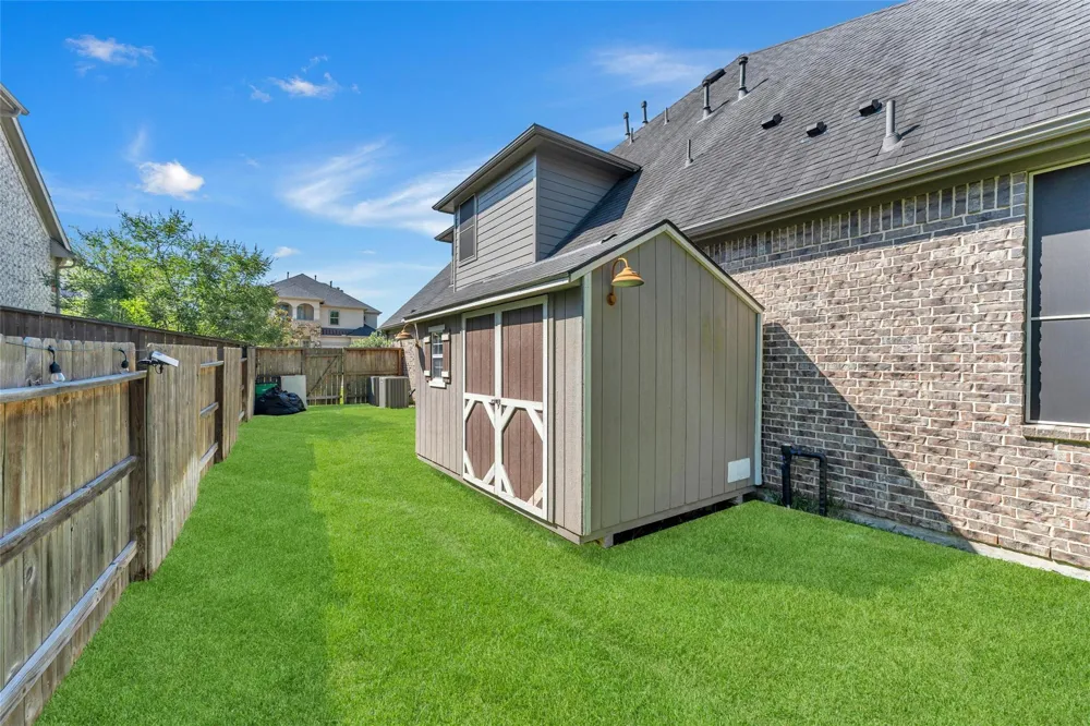 214 Reynosa Court Pinehurst, TX 77362