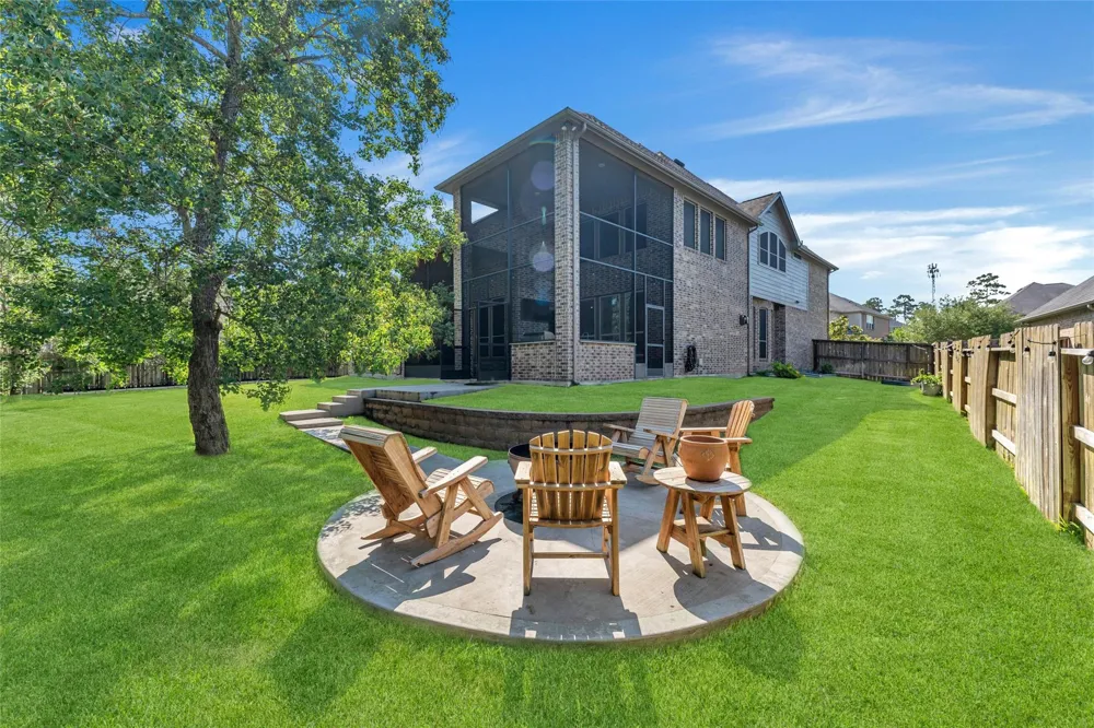 214 Reynosa Court Pinehurst, TX 77362
