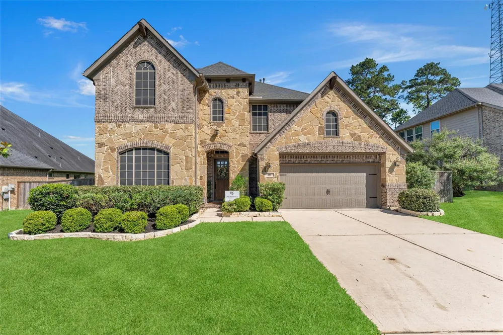 214 Reynosa Court Pinehurst, TX 77362