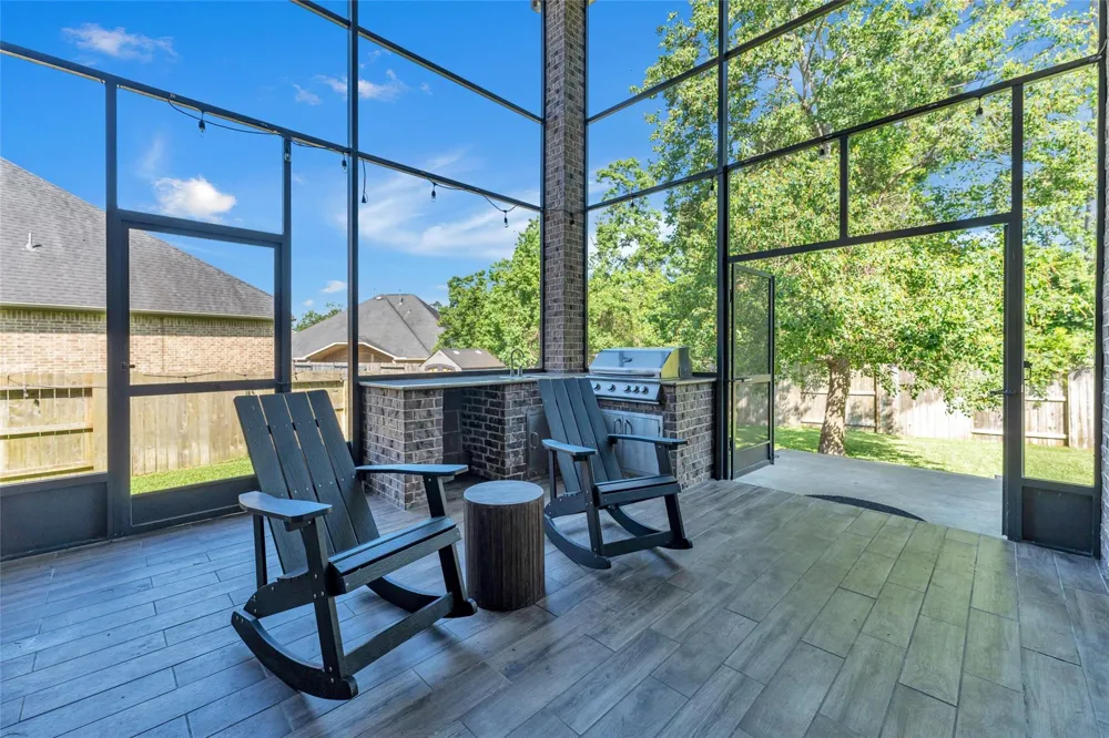 214 Reynosa Court Pinehurst, TX 77362