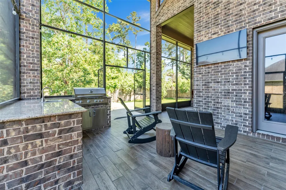 214 Reynosa Court Pinehurst, TX 77362