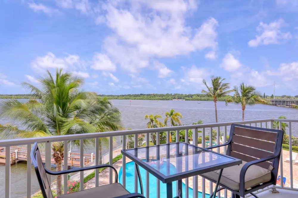 8800 BAY PINES BOULEVARD #212 St Petersburg, FL 33709