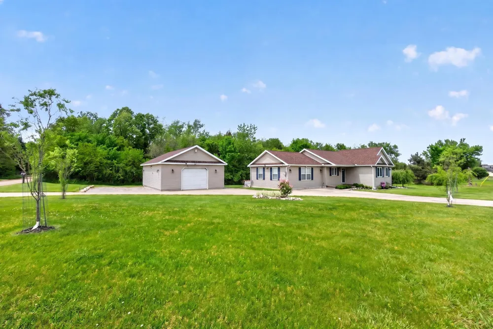 10740 Montview Drive Jerome, MI 49249
