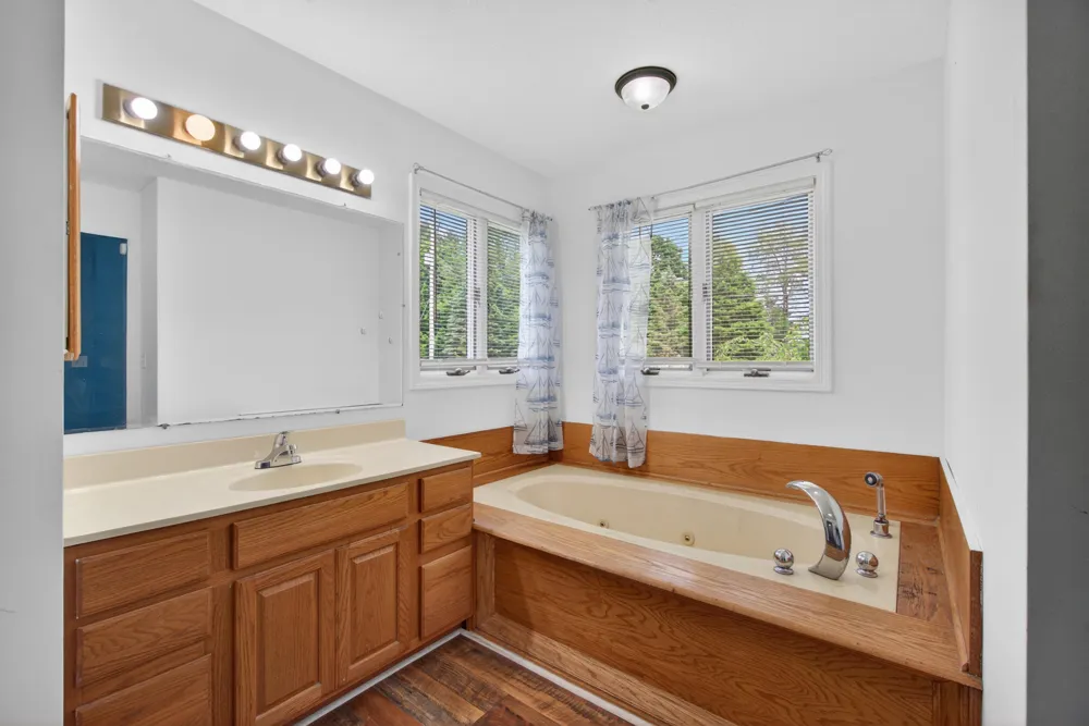 10740 Montview Drive Jerome, MI 49249