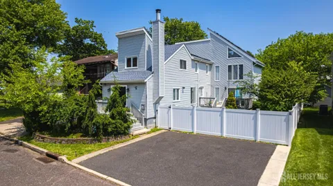 76 Woodland Drive