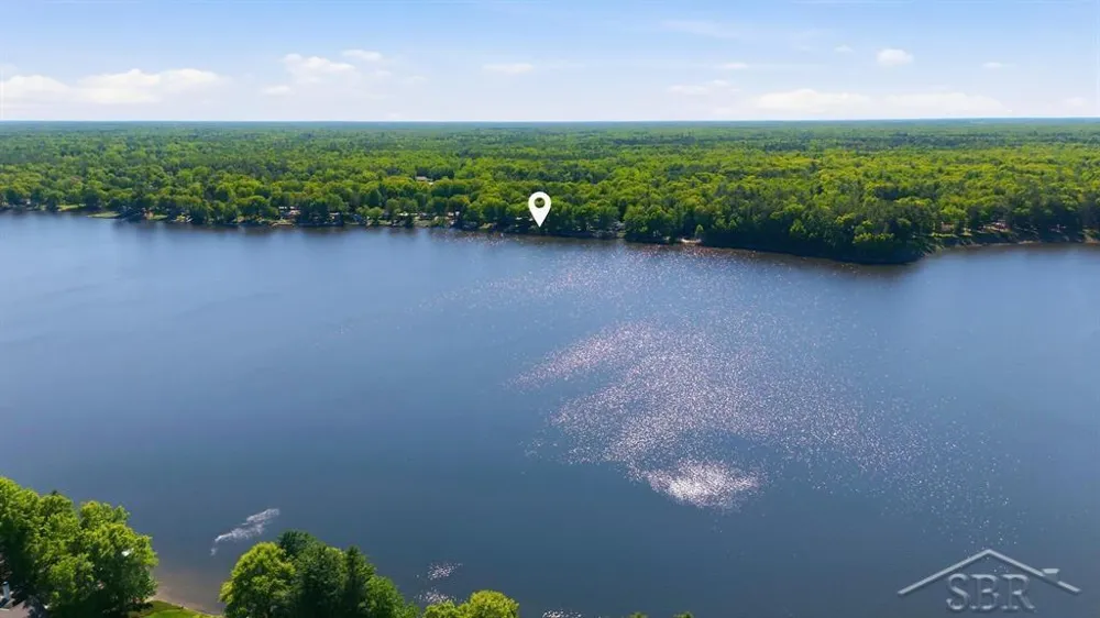 3340 Lakeside Drive Jerome Township, MI 48657
