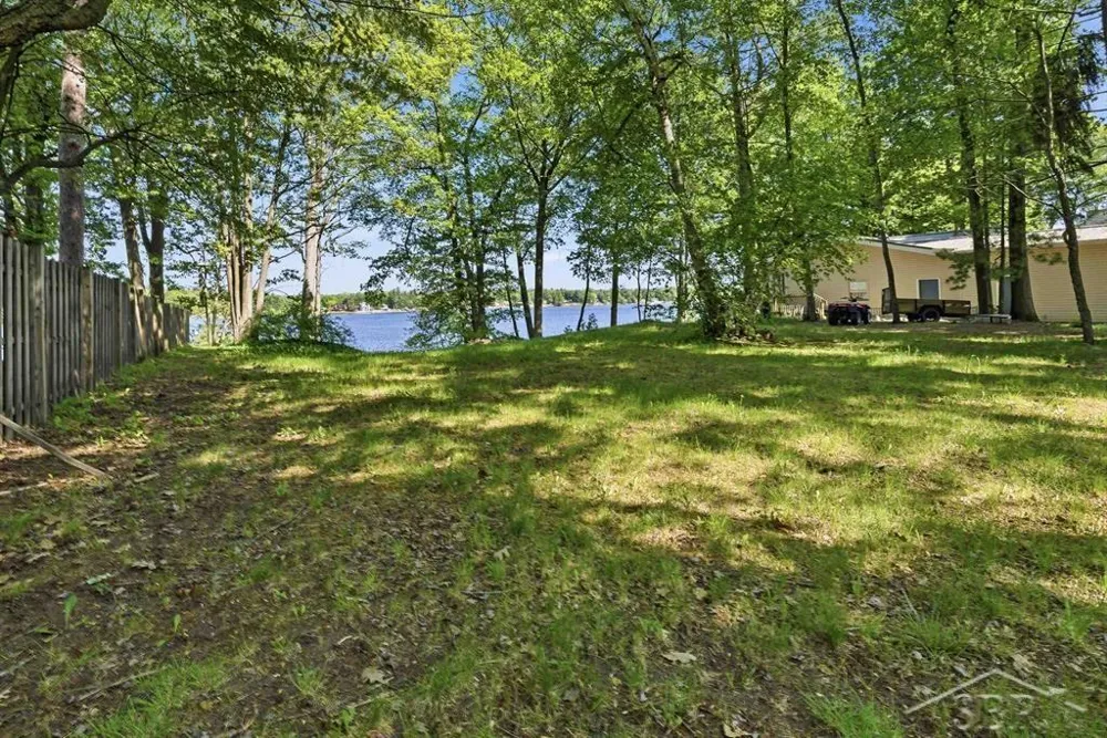 3340 Lakeside Drive Jerome Township, MI 48657