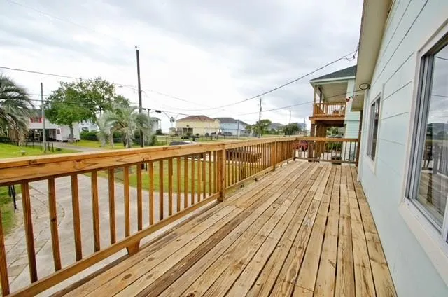 1112 7th Street San Leon, TX 77539