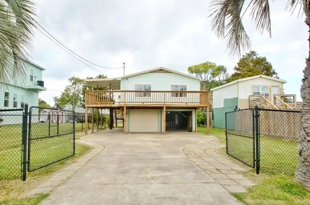 1112 7th Street San Leon, TX 77539