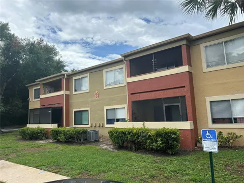 636 KENWICK CIRCLE #105