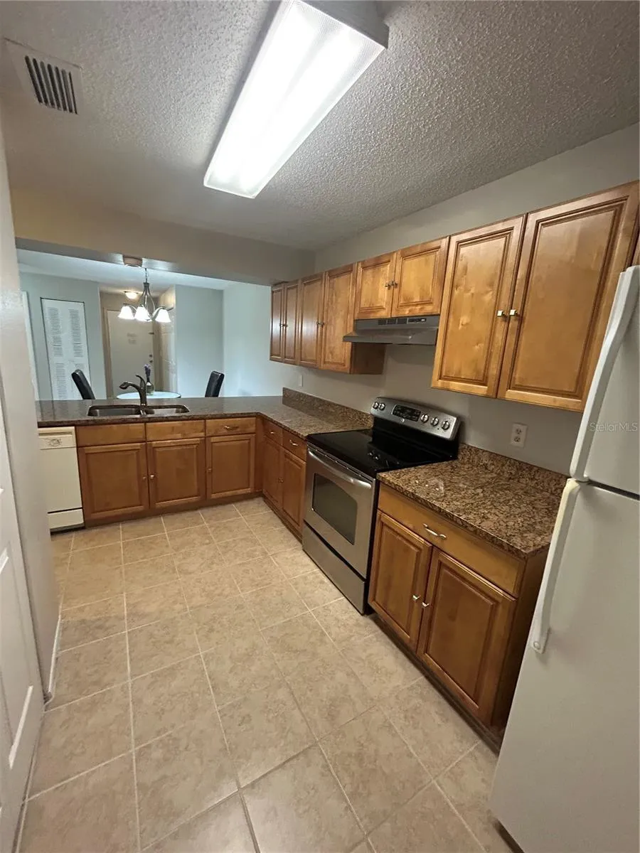 636 KENWICK CIRCLE #105 Casselberry, FL 32707