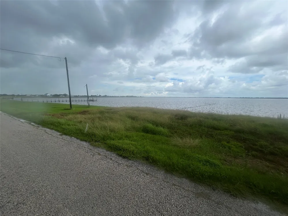 2203 E Bayshore Drive Palacios, TX 77465