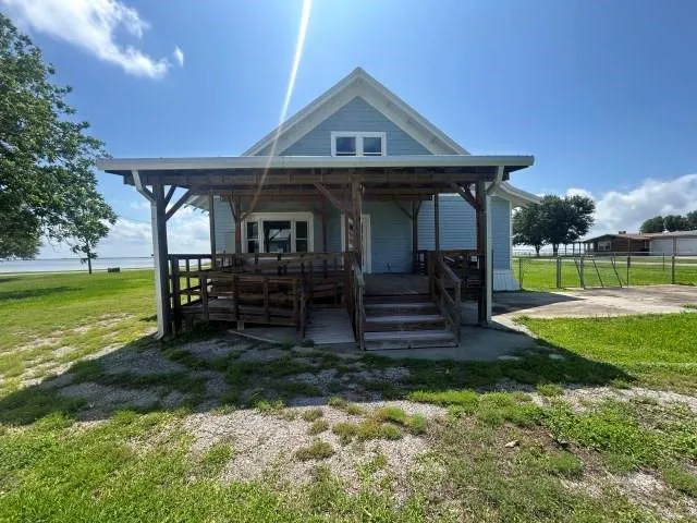 2203 E Bayshore Drive Palacios, TX 77465