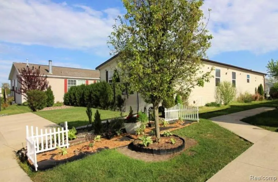 24445 Edwin Drive Brownstown Charter Township, MI 48134