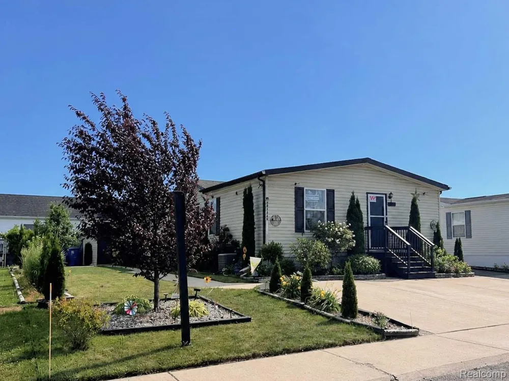 24445 Edwin Drive Brownstown Charter Township, MI 48134