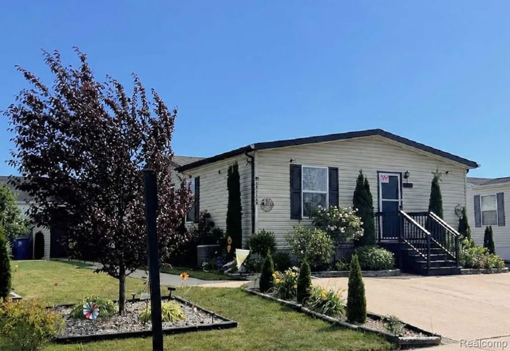 24445 Edwin Drive Brownstown Charter Township, MI 48134