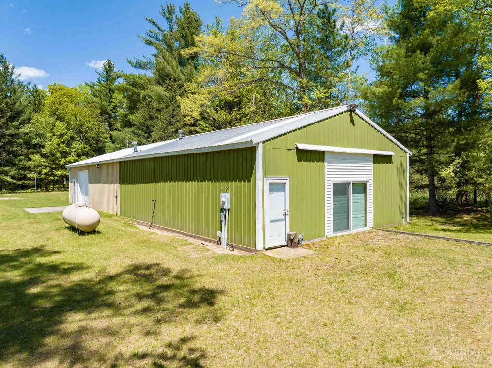 4950 Berry Road Foster Township, MI 48661