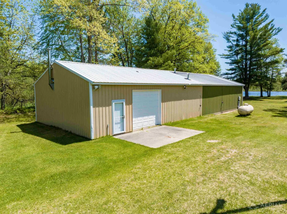 4950 Berry Road Foster Township, MI 48661