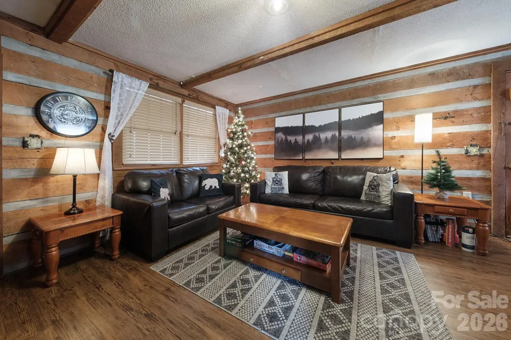 658 Biltmore Circle Bryson City, NC 28713