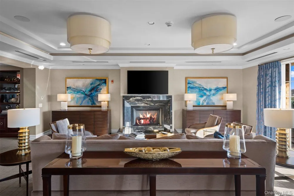 3000 Royal Court #3201 North Hills, NY 11040