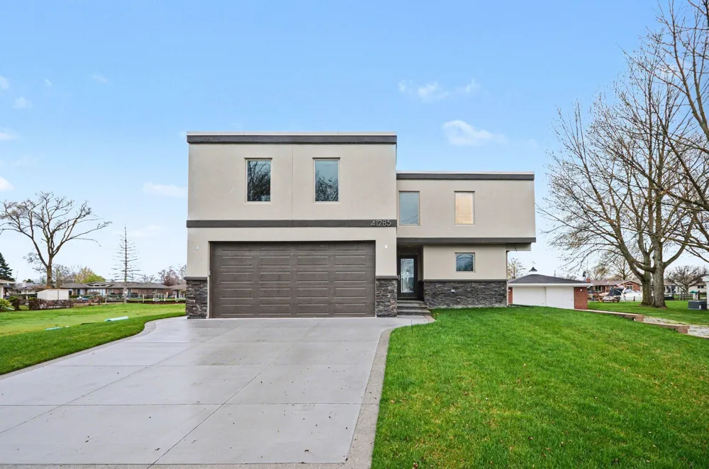 41285 Belvidere Street Harrison Township, MI 48045