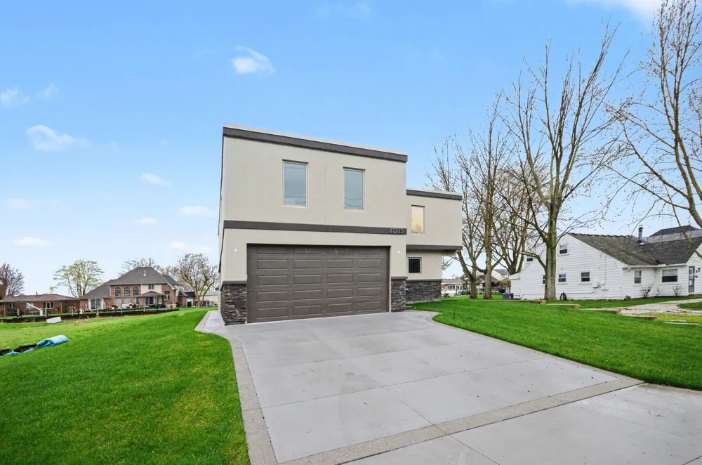 41285 Belvidere Street Harrison Township, MI 48045