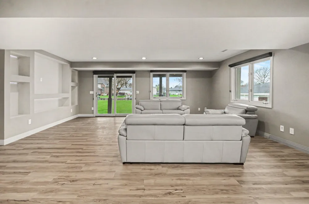 41285 Belvidere Street Harrison Township, MI 48045