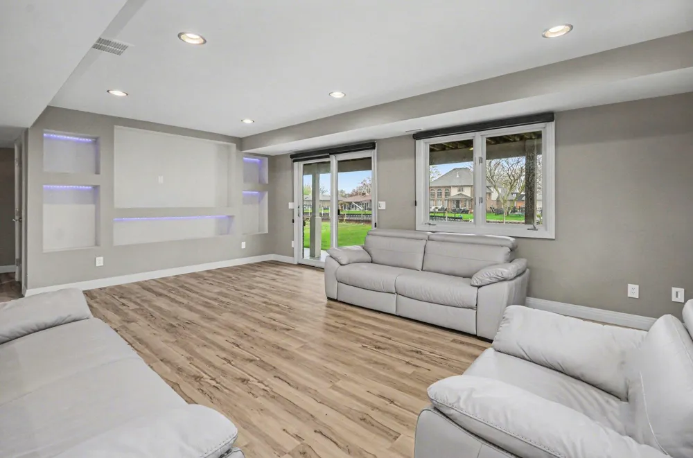 41285 Belvidere Street Harrison Township, MI 48045