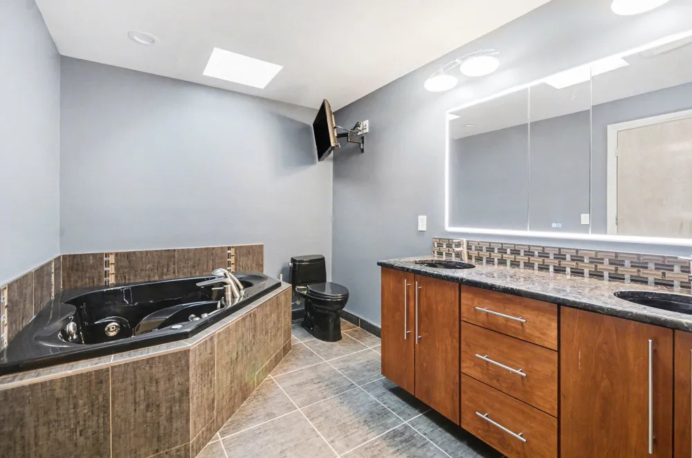 41285 Belvidere Street Harrison Township, MI 48045