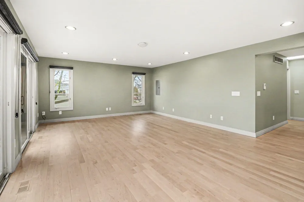 41285 Belvidere Street Harrison Township, MI 48045