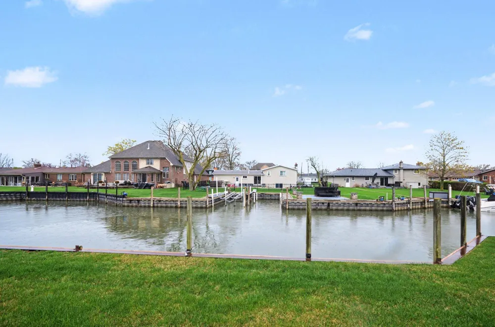 41285 Belvidere Street Harrison Township, MI 48045