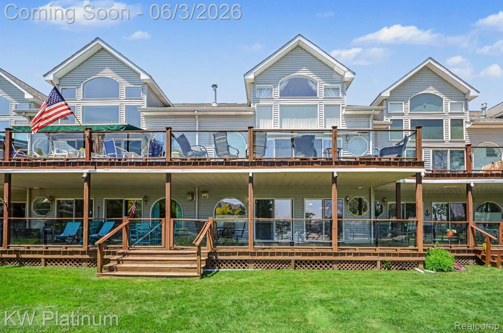 37860 Jefferson Avenue Harrison Charter Township, MI 48045