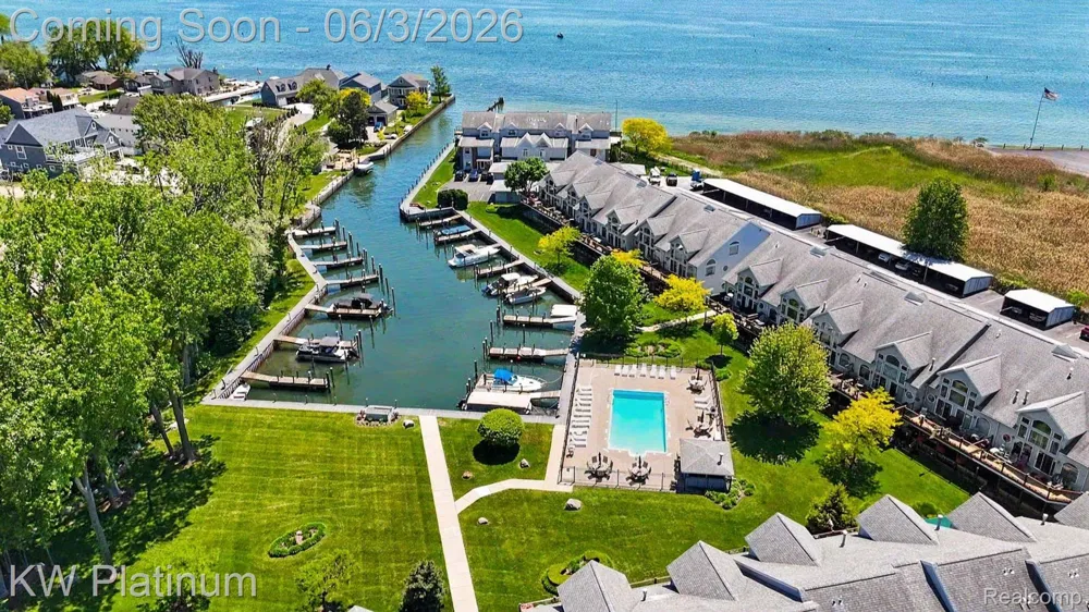 37860 Jefferson Avenue Harrison Charter Township, MI 48045
