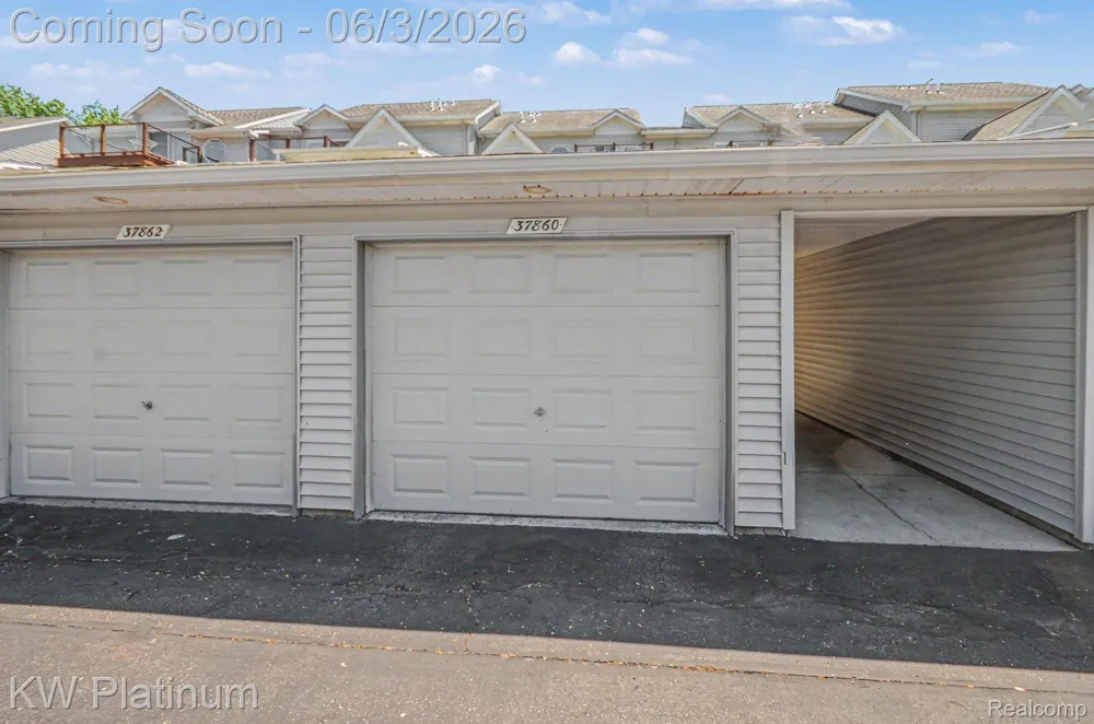 37860 Jefferson Avenue Harrison Charter Township, MI 48045