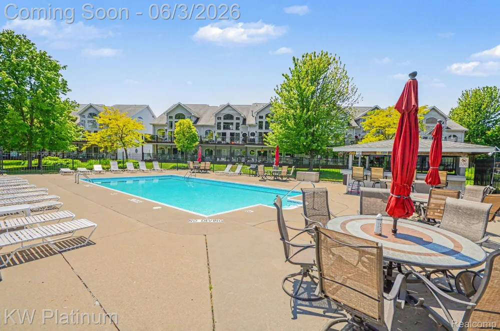 37860 Jefferson Avenue Harrison Charter Township, MI 48045