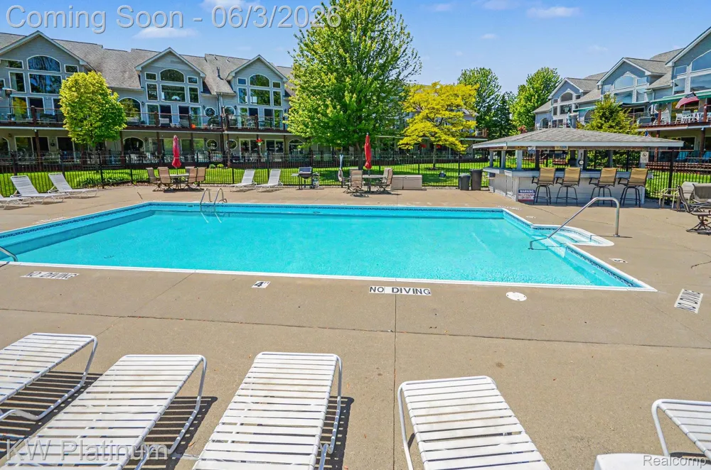 37860 Jefferson Avenue Harrison Charter Township, MI 48045